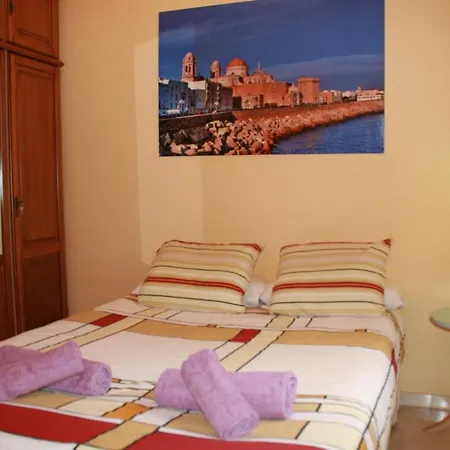 Descubrehome Playa De La Caleta Apartamento
